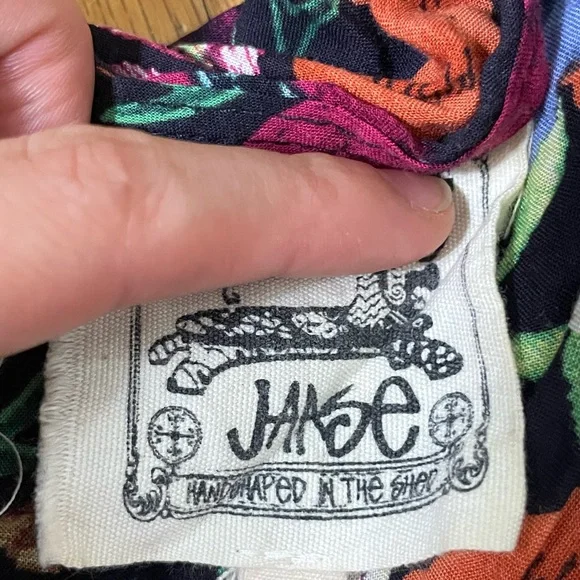 Floral Off-Shoulder Top - Picture 3 of 4